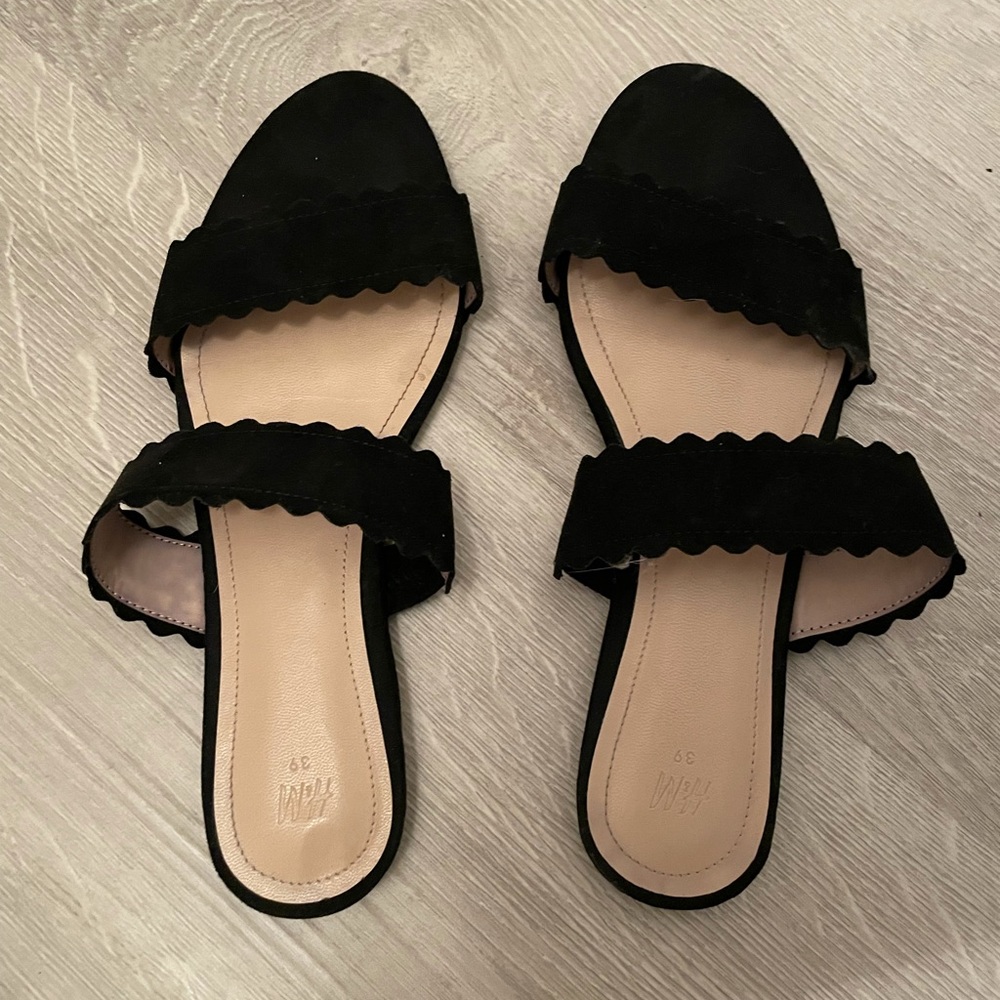 Faux Suede Scallop Flat Black Sandals - Picture 5 of 11